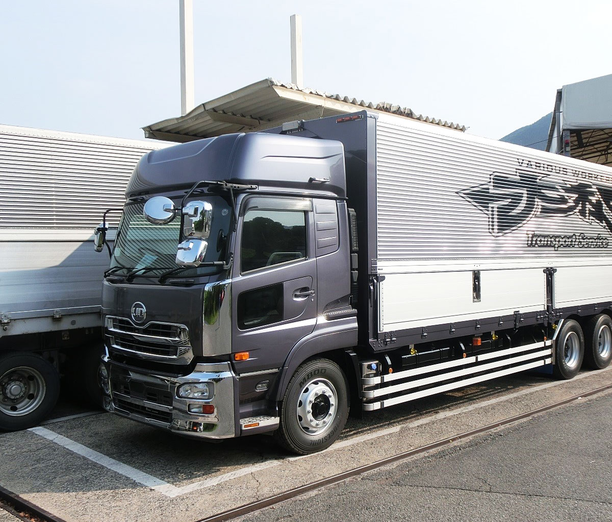 配送事業用トラック